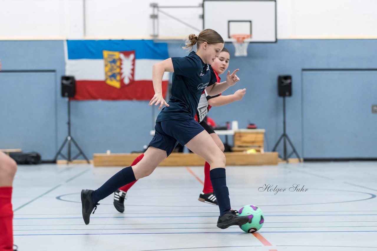 Bild 410 - C-Juniorinnen 2 Loewinnen Cup